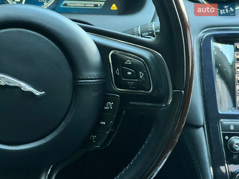 Седан Jaguar XJ 2013 в Києві