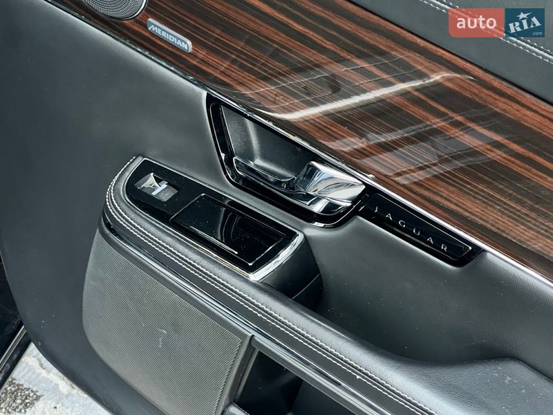 Седан Jaguar XJ 2013 в Києві