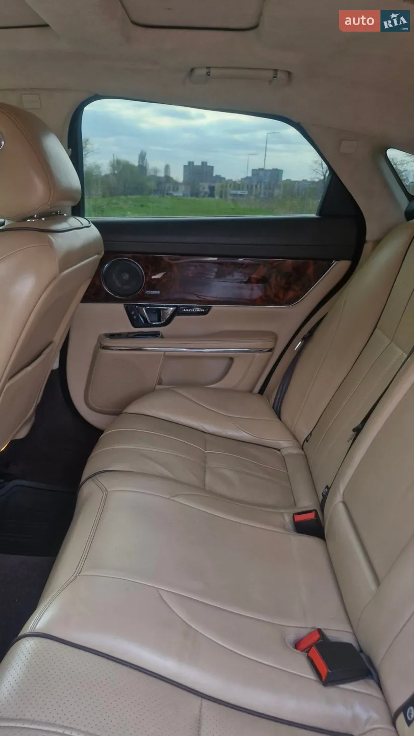 2013 Jaguar XJ - мініатюра 12