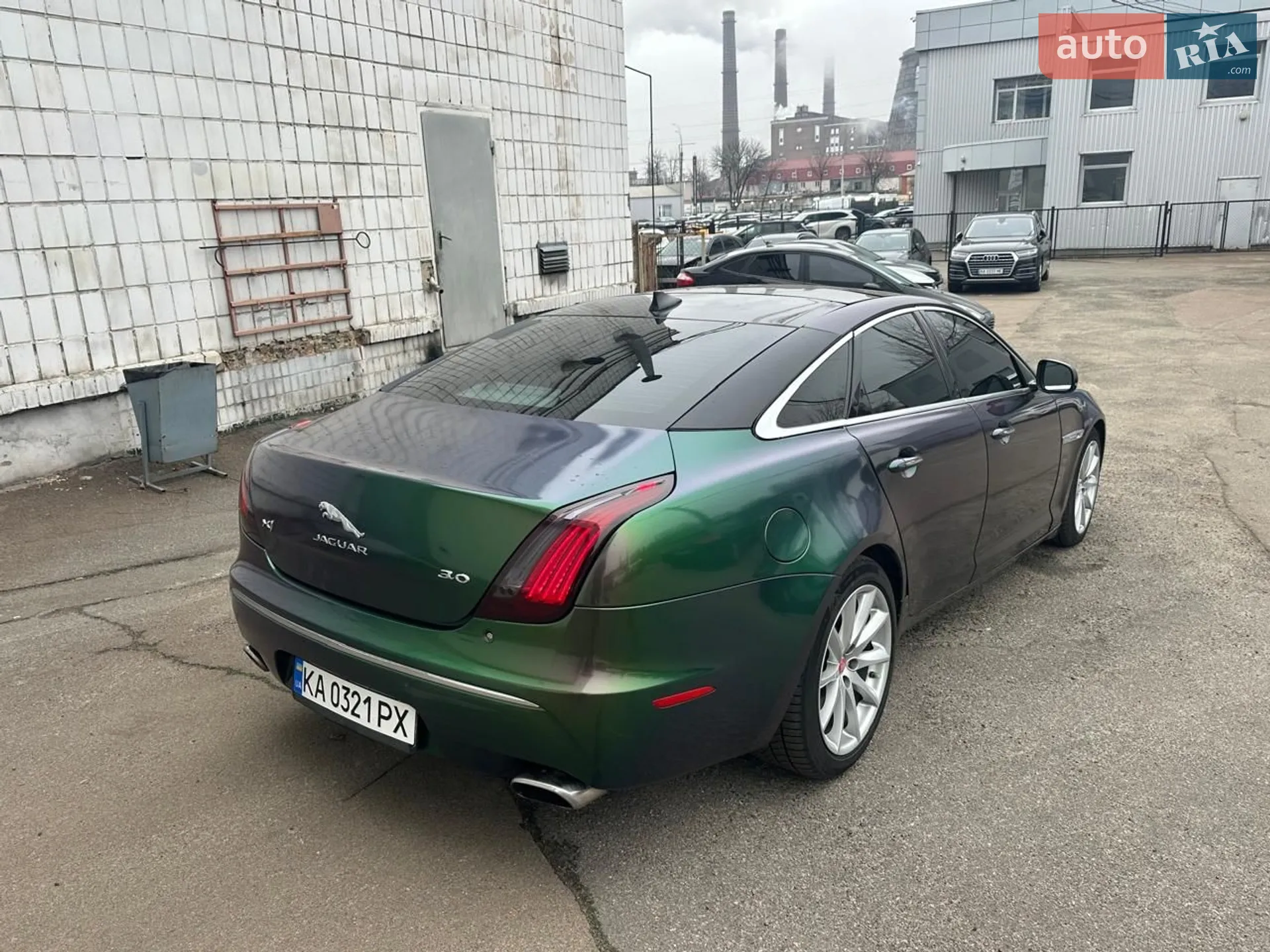 2013 Jaguar XJ - мініатюра 30