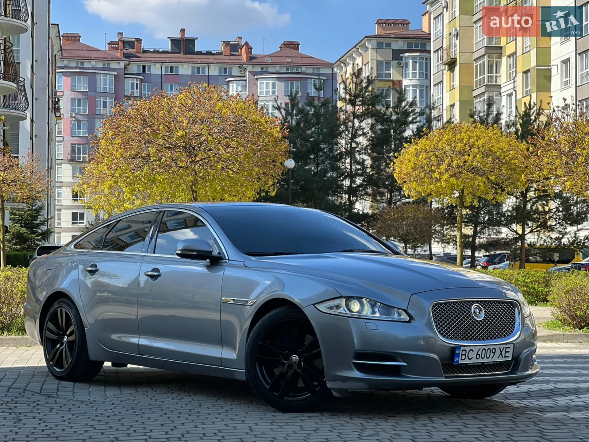 2010 Jaguar XJ - мініатюра 3