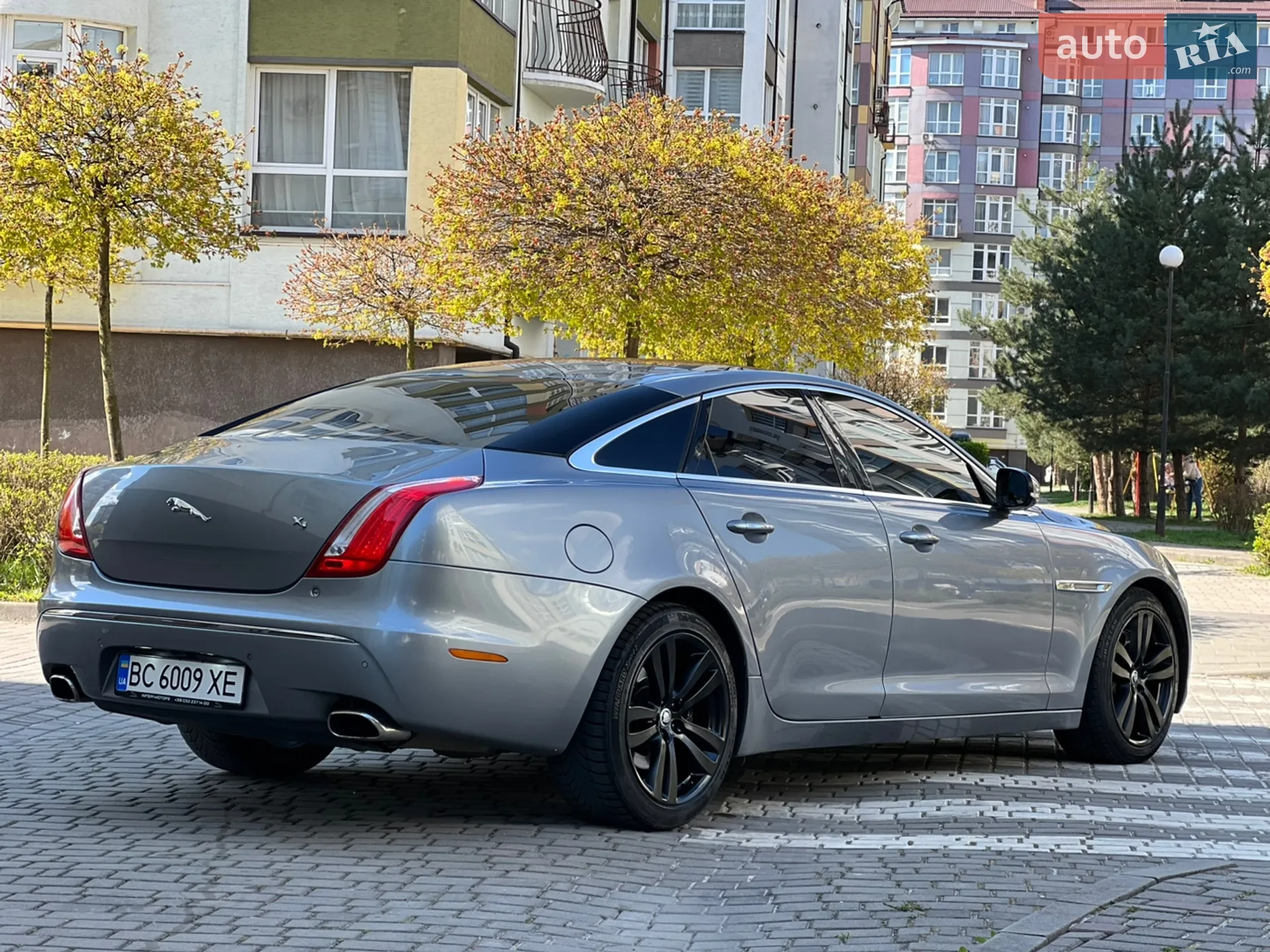 2010 Jaguar XJ - мініатюра 24