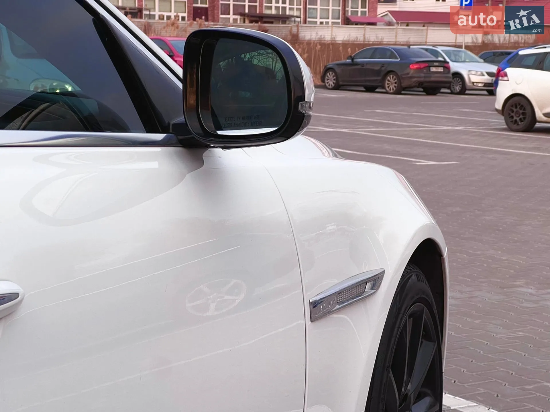 2012 Jaguar XJ - мініатюра 13