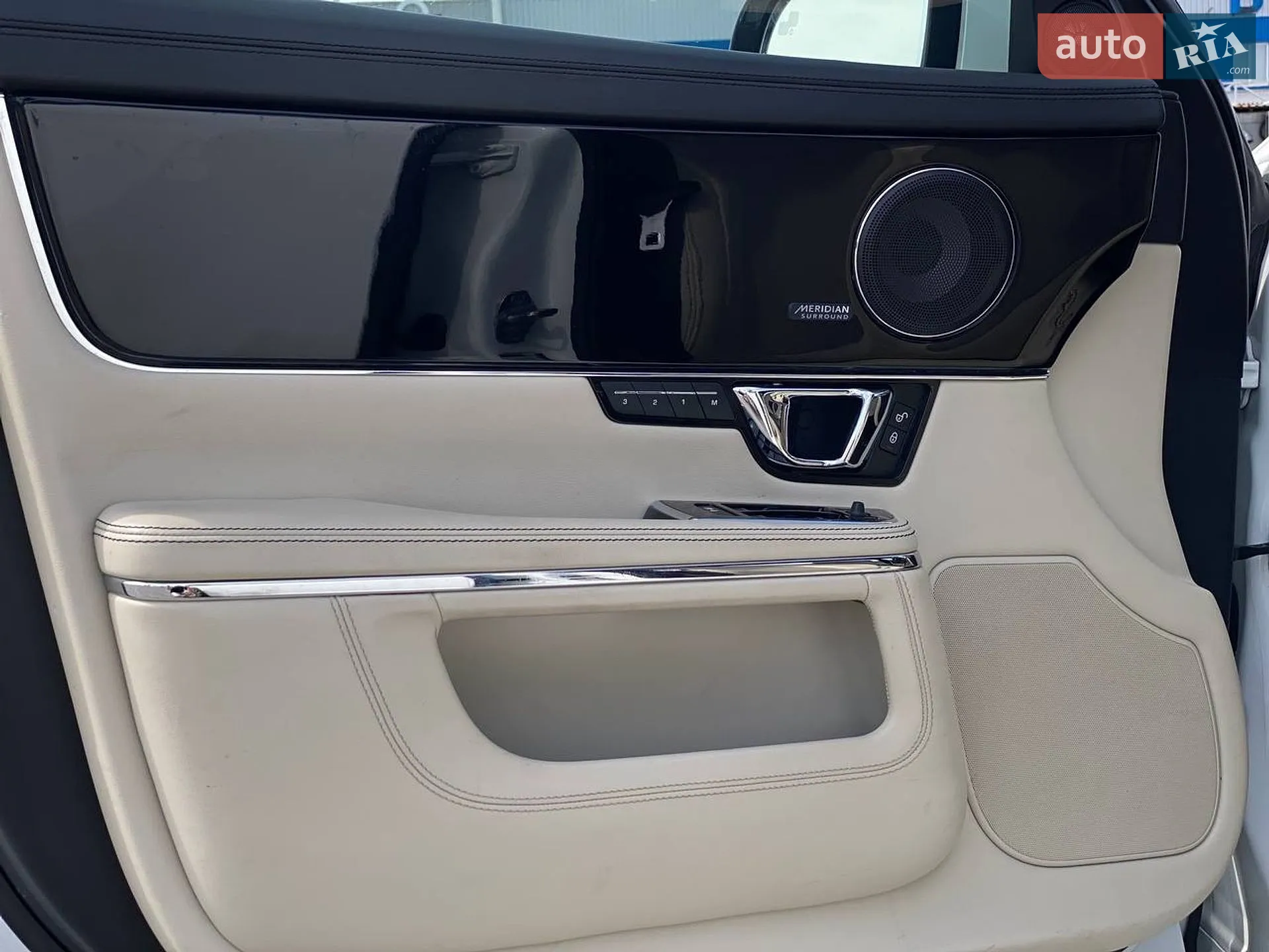 2015 Jaguar XJ - мініатюра 18