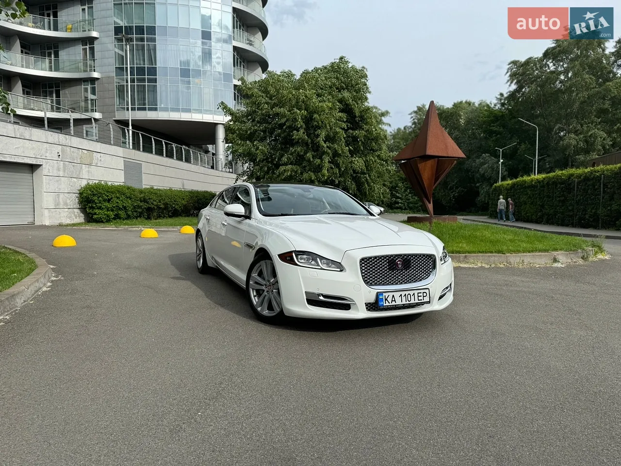 2017 Jaguar XJ - мініатюра 38