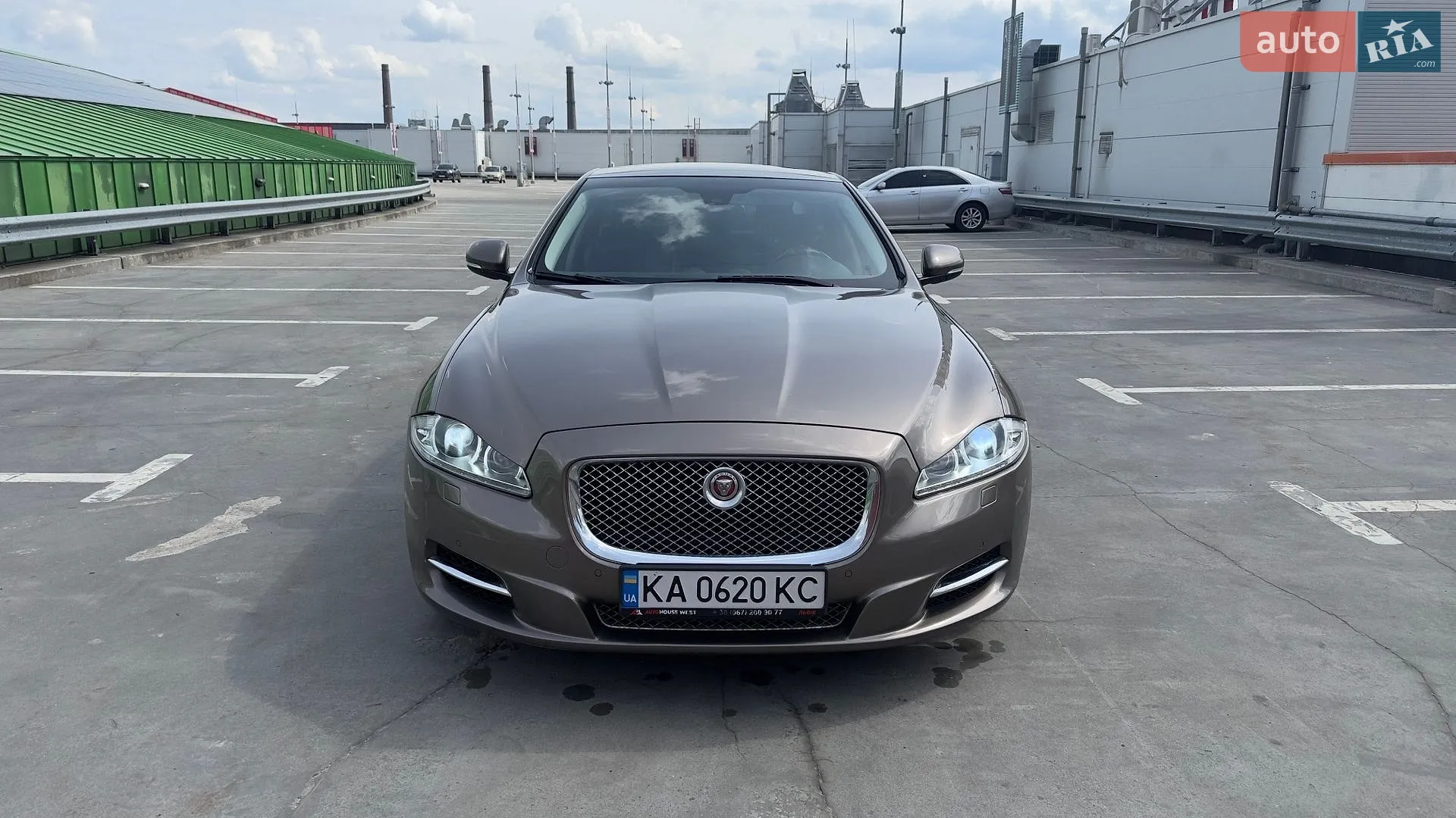 2015 Jaguar XJ - мініатюра 2