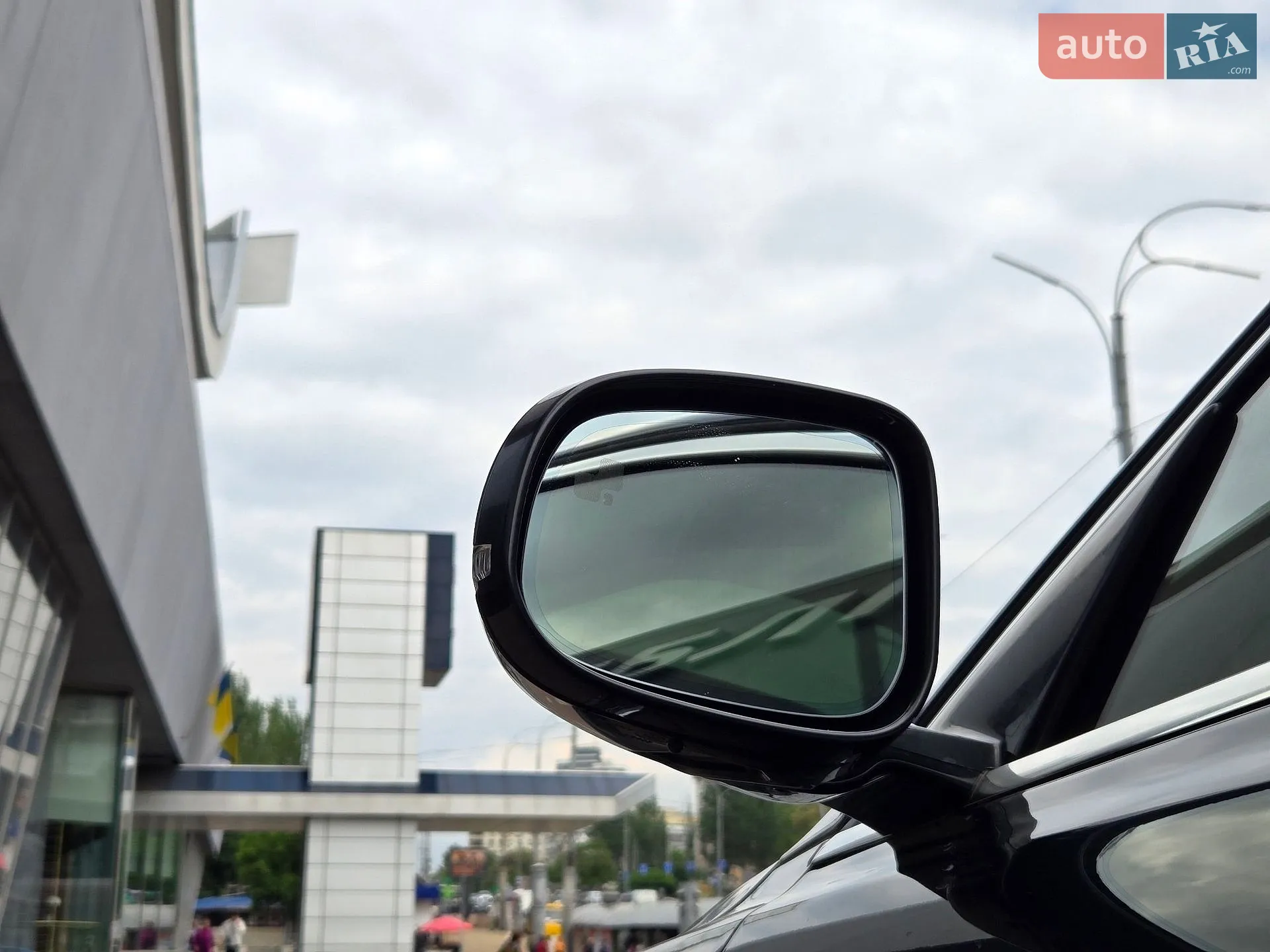 2016 Jaguar XJ - мініатюра 3