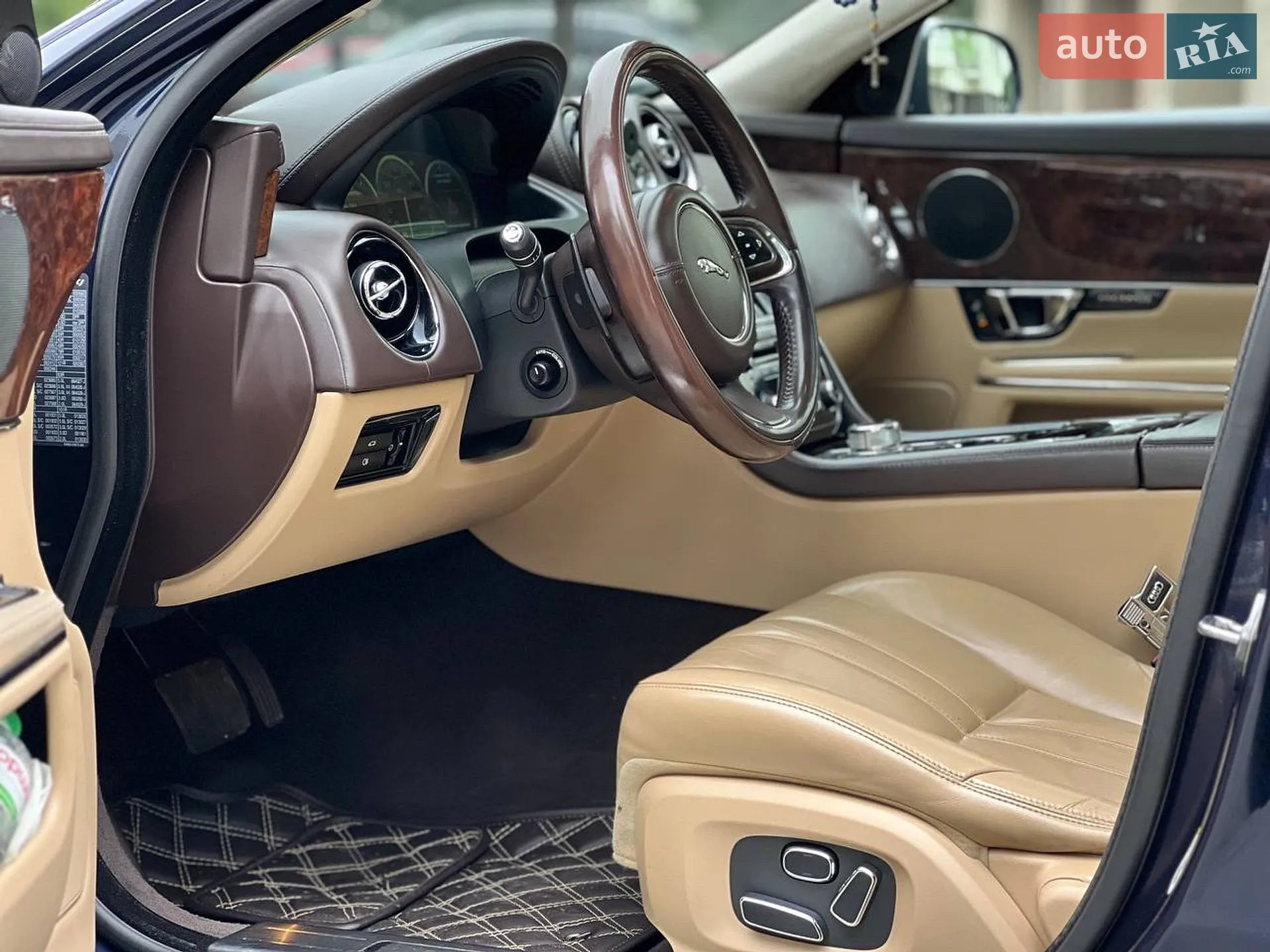 2014 Jaguar XJ - мініатюра 32