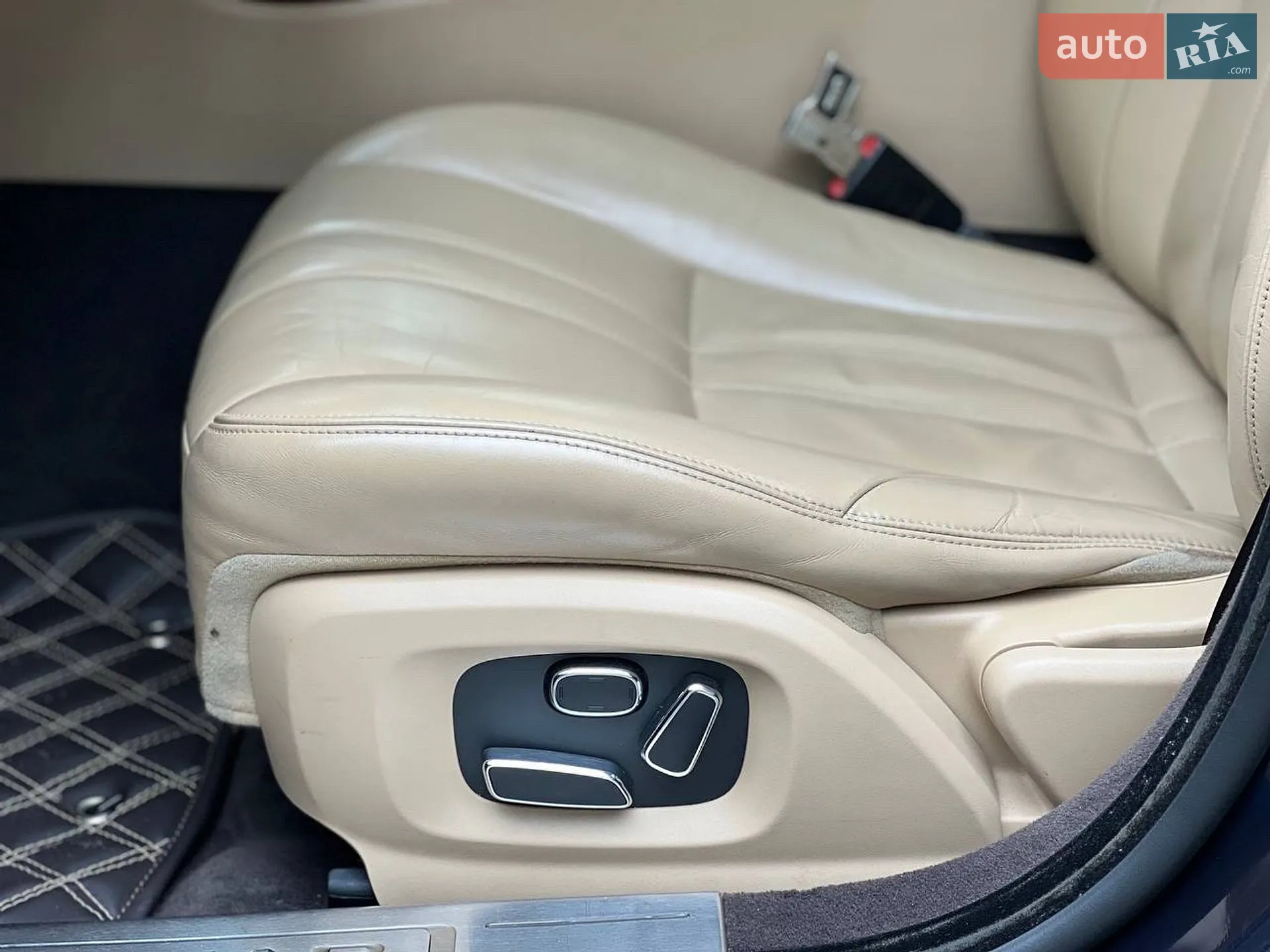 2014 Jaguar XJ - мініатюра 36