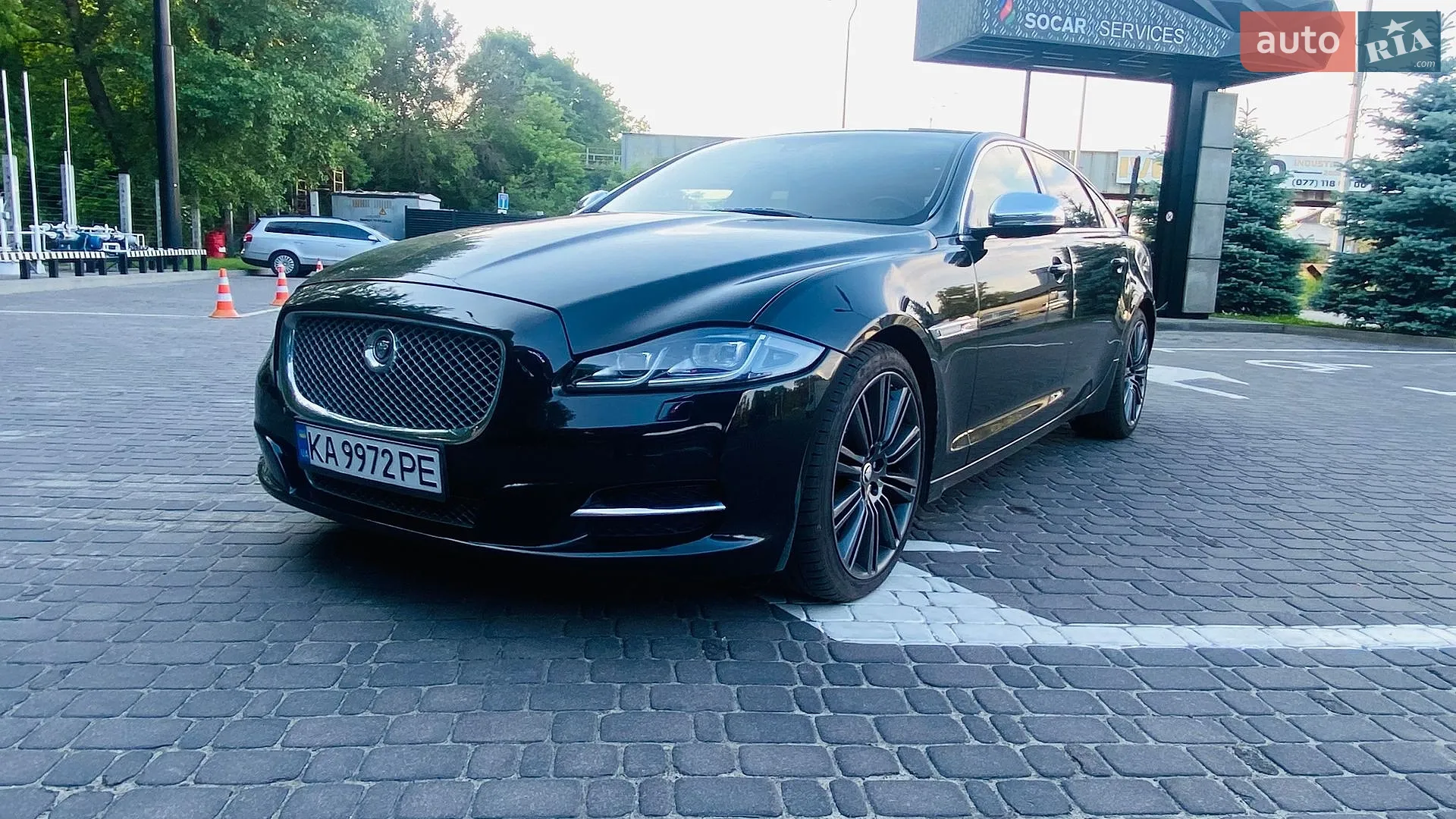 2012 Jaguar XJ - мініатюра 2