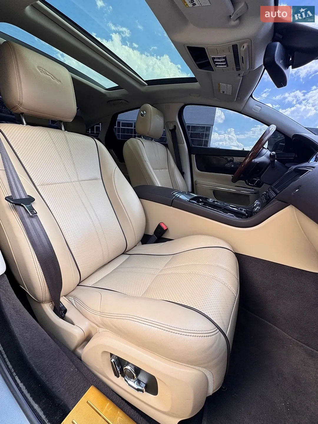 2017 Jaguar XJ - мініатюра 32