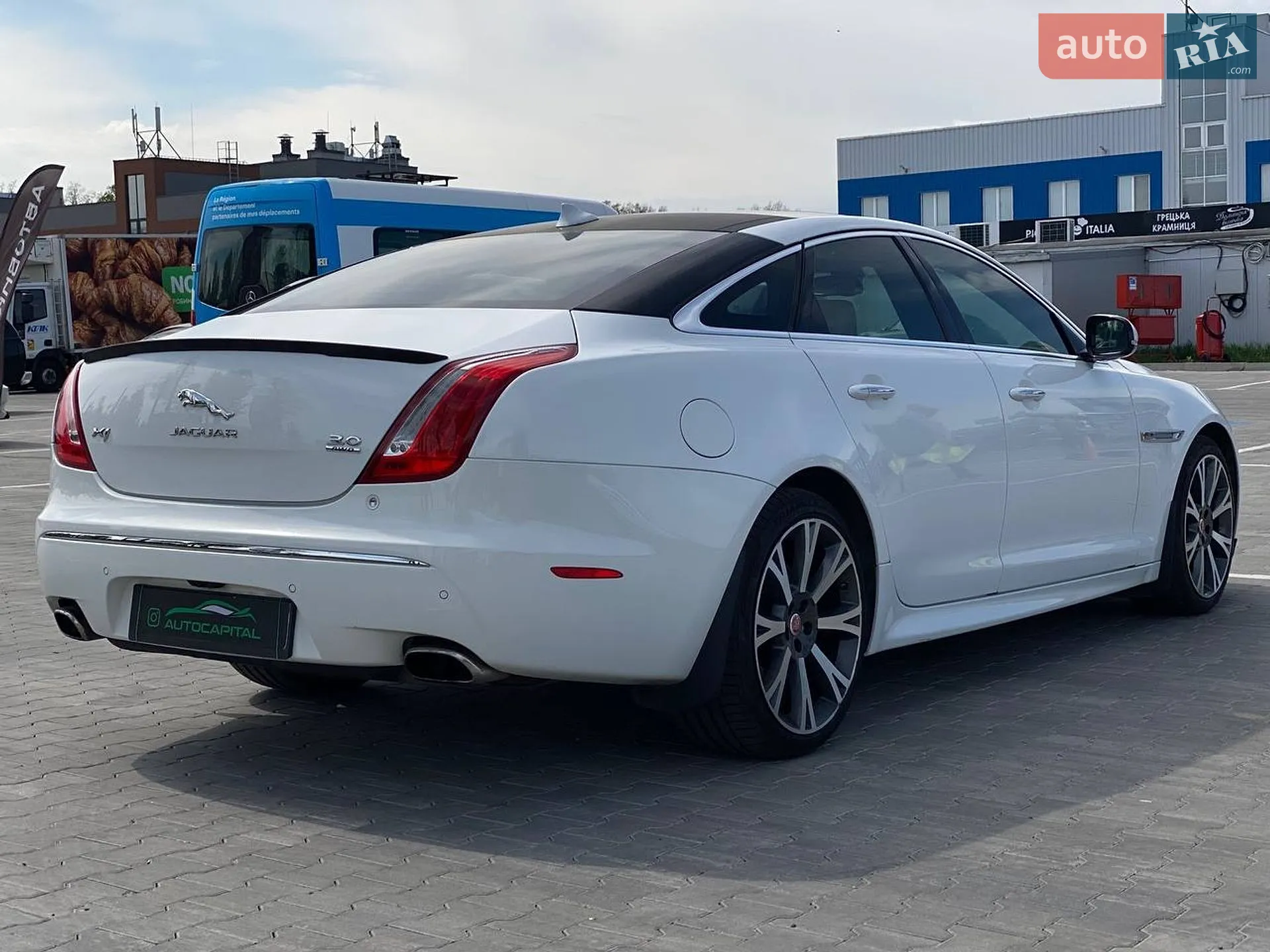 2015 Jaguar XJ - мініатюра 9