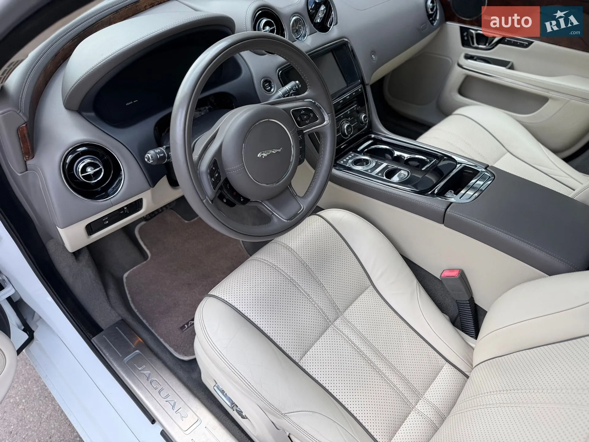 2014 Jaguar XJ - мініатюра 10