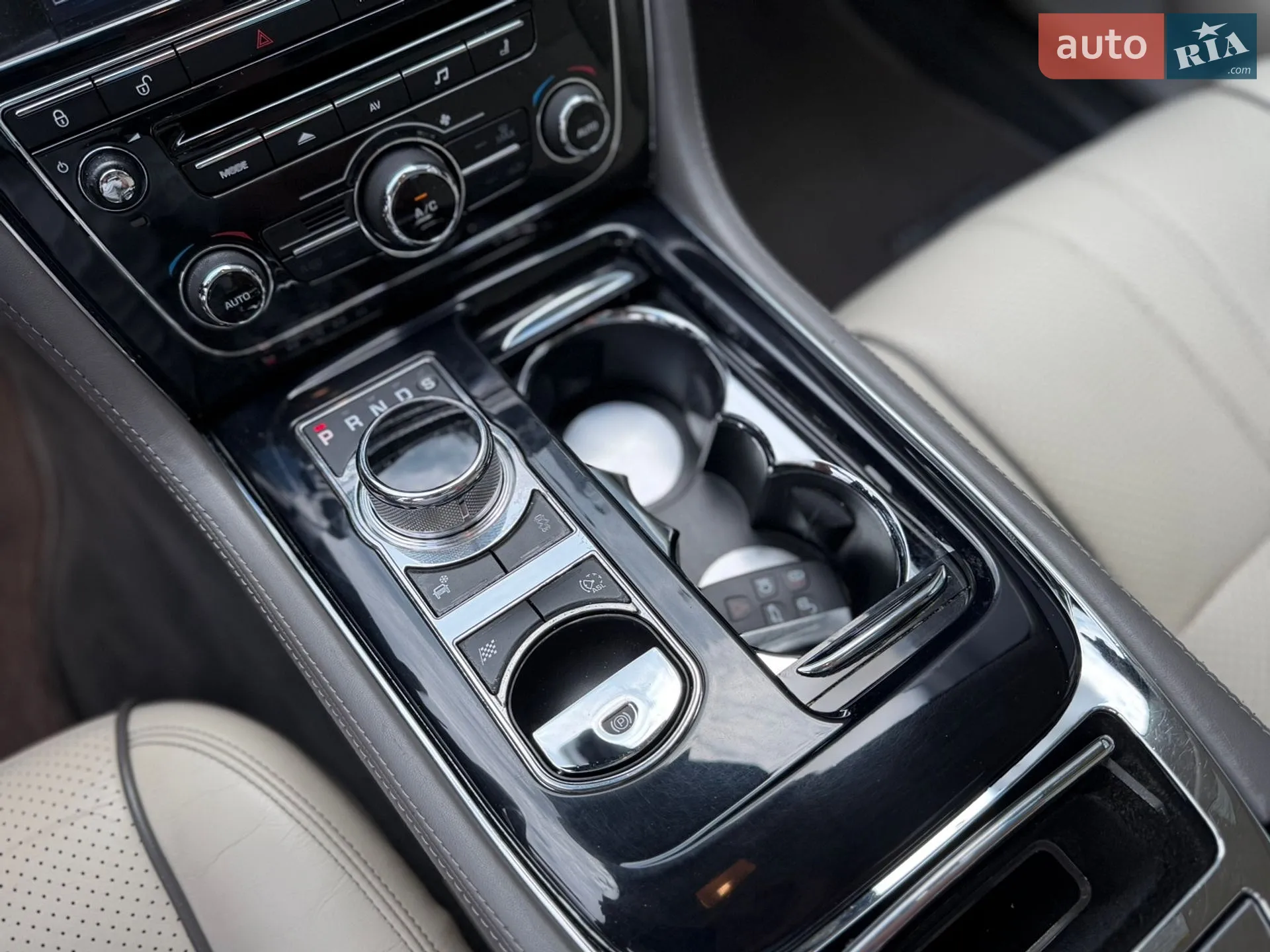 2014 Jaguar XJ - мініатюра 16