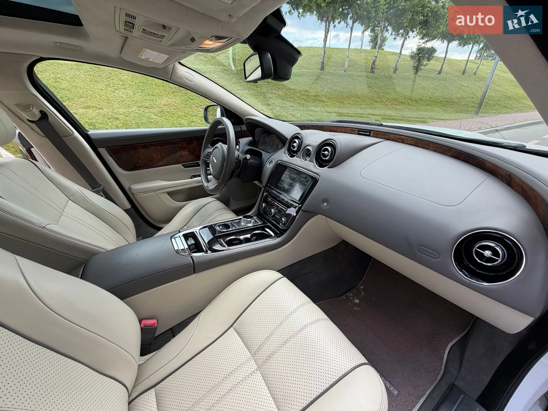 2014 Jaguar XJ - мініатюра 24