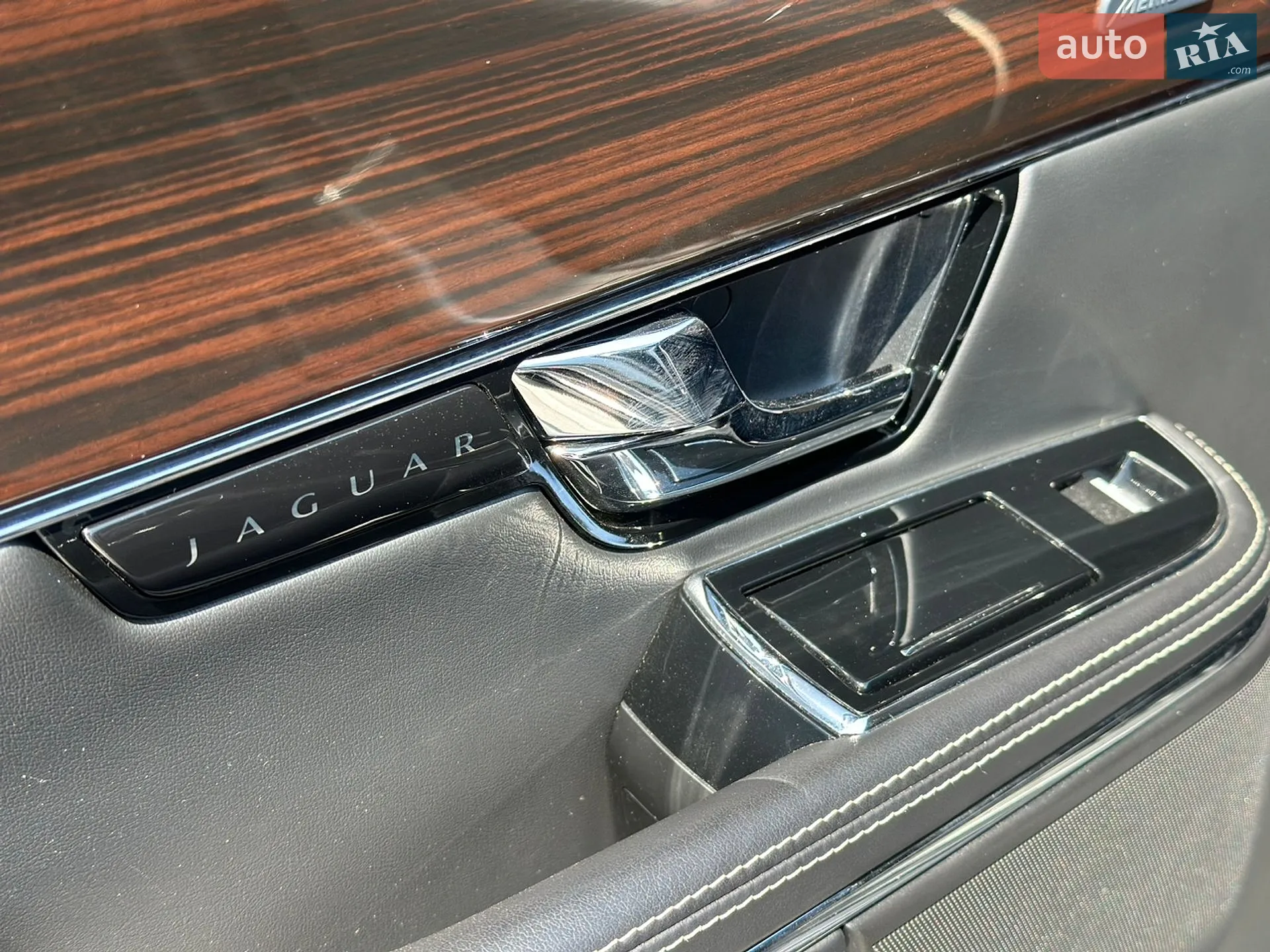 2013 Jaguar XJ - мініатюра 18