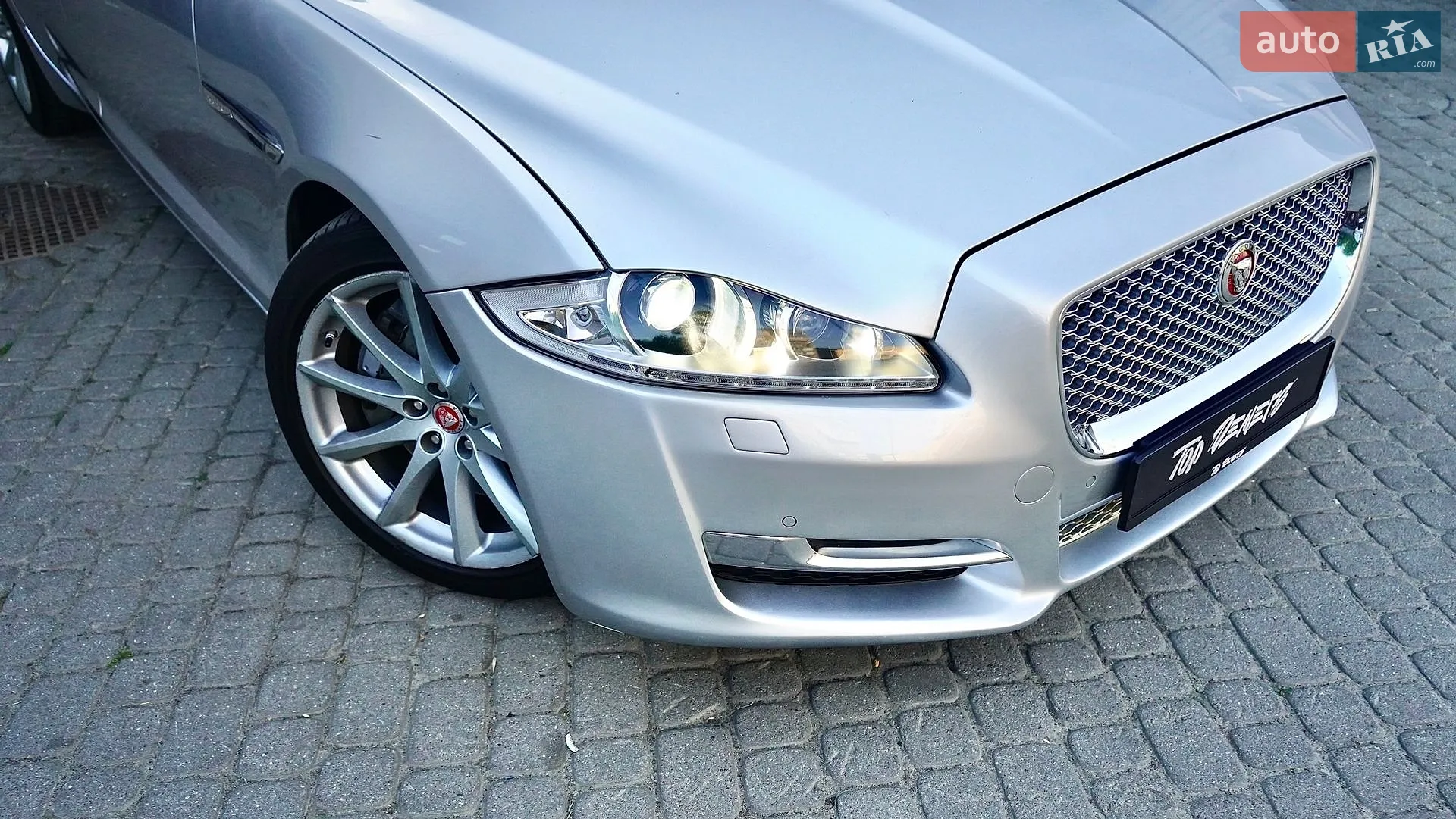 2015 Jaguar XJ - мініатюра 3