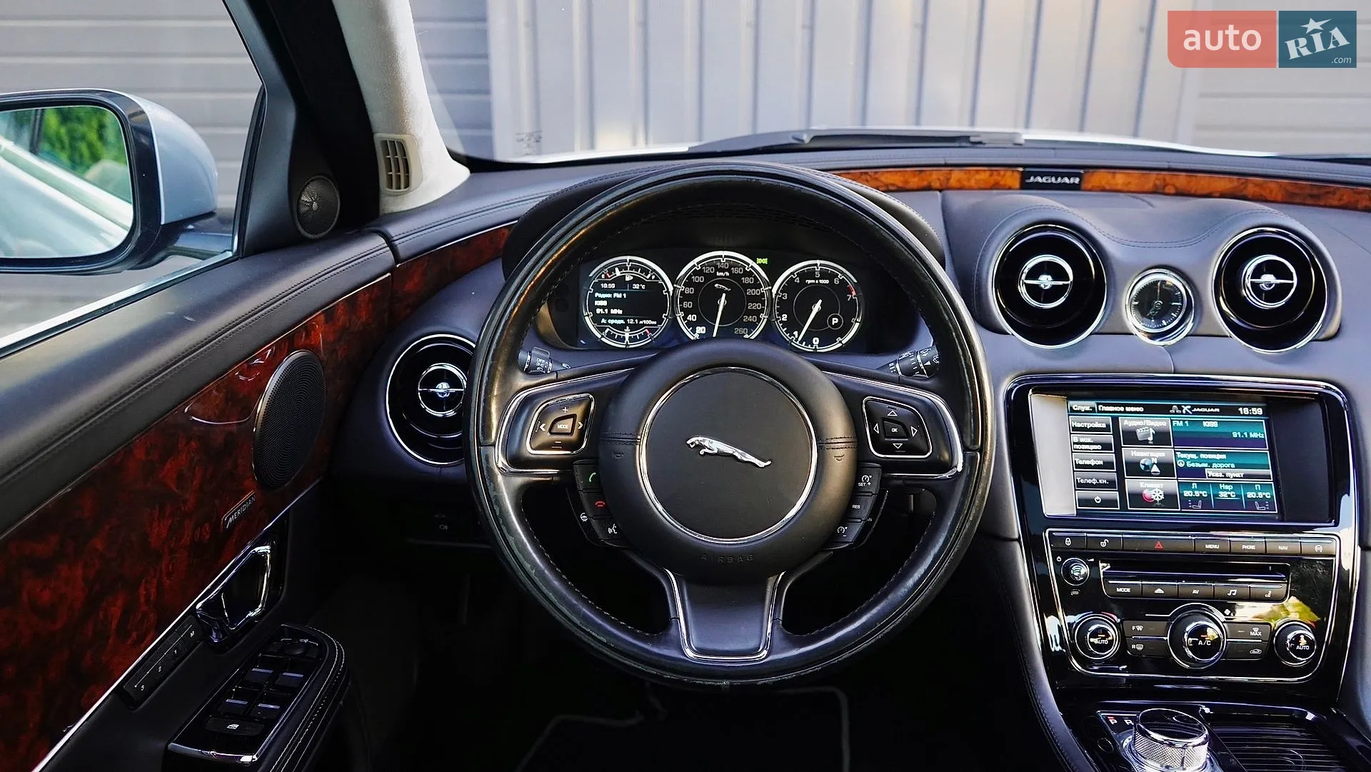 2015 Jaguar XJ - мініатюра 34
