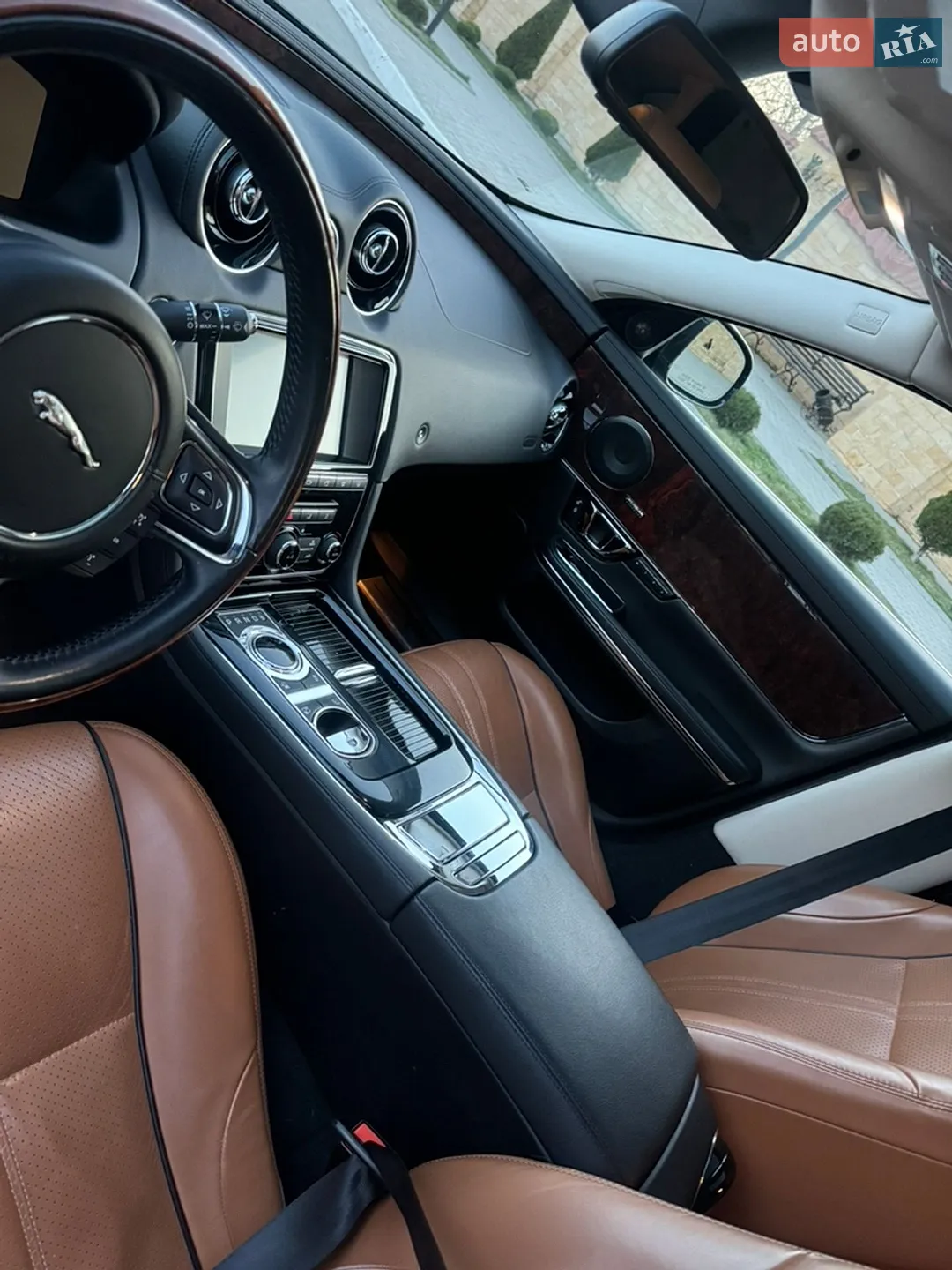 2017 Jaguar XJ - мініатюра 12