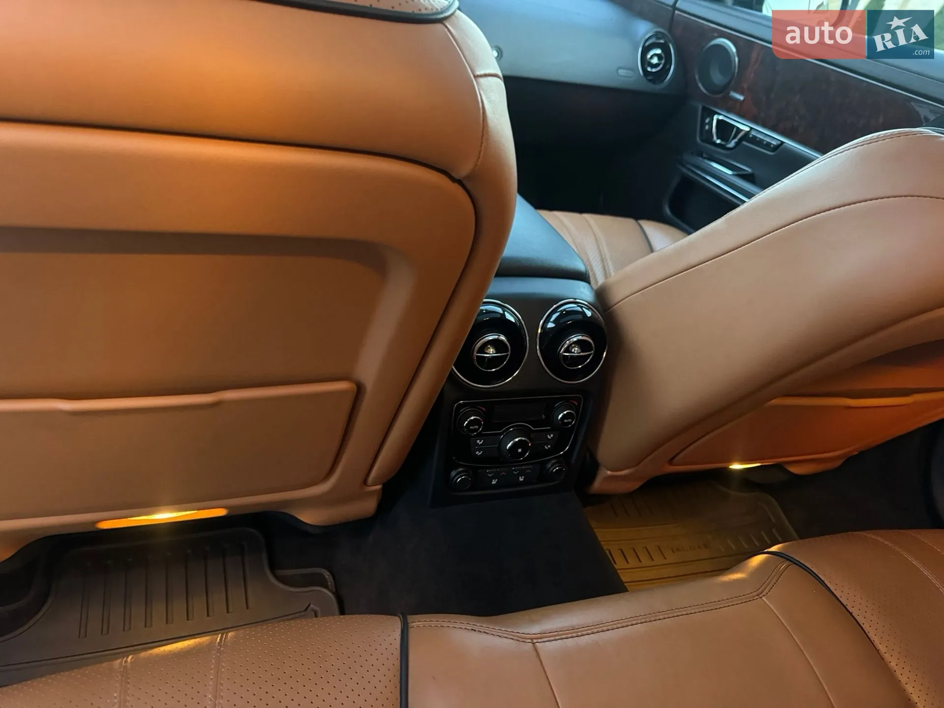 2017 Jaguar XJ - мініатюра 14