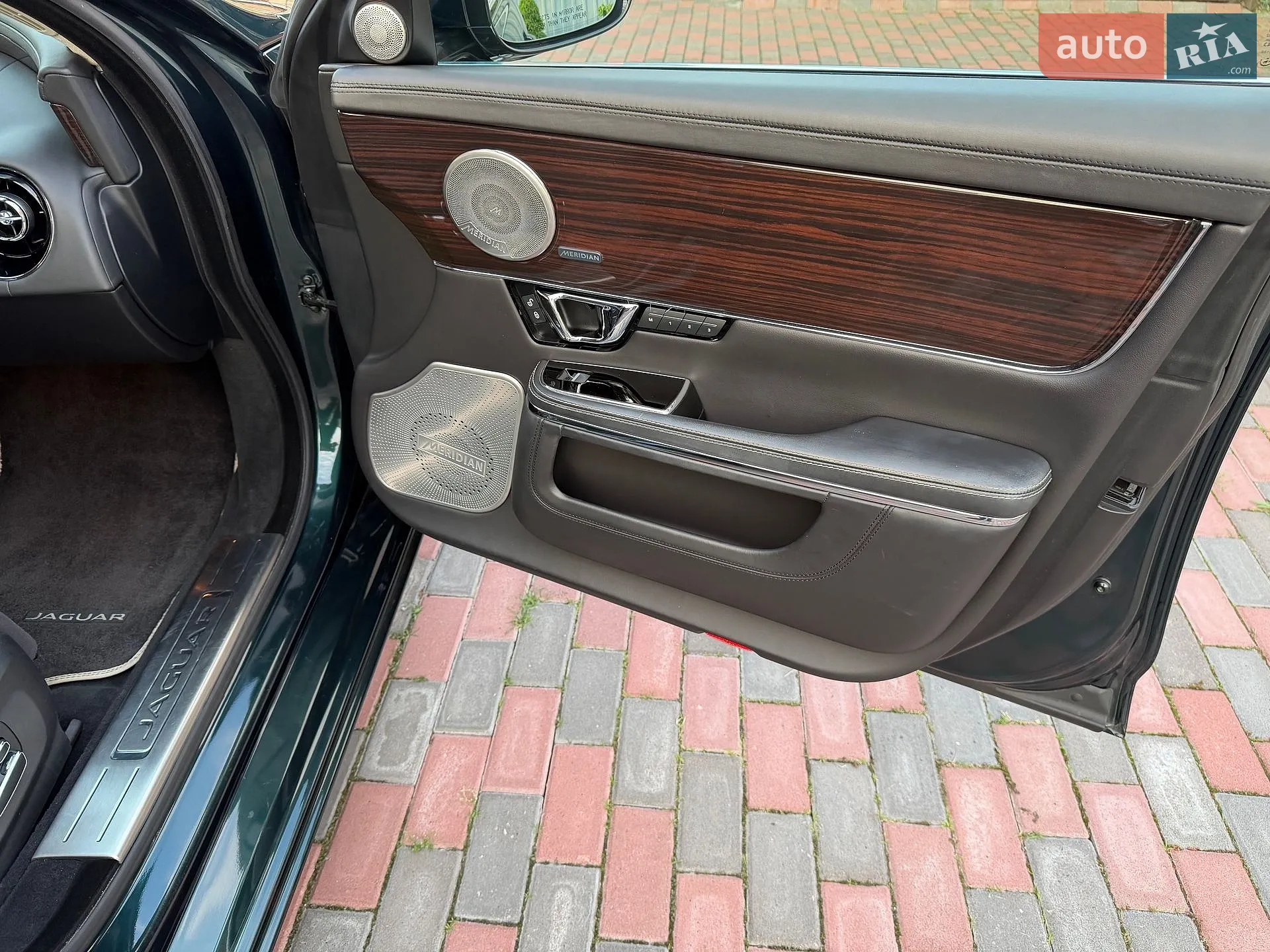 2015 Jaguar XJ - мініатюра 29