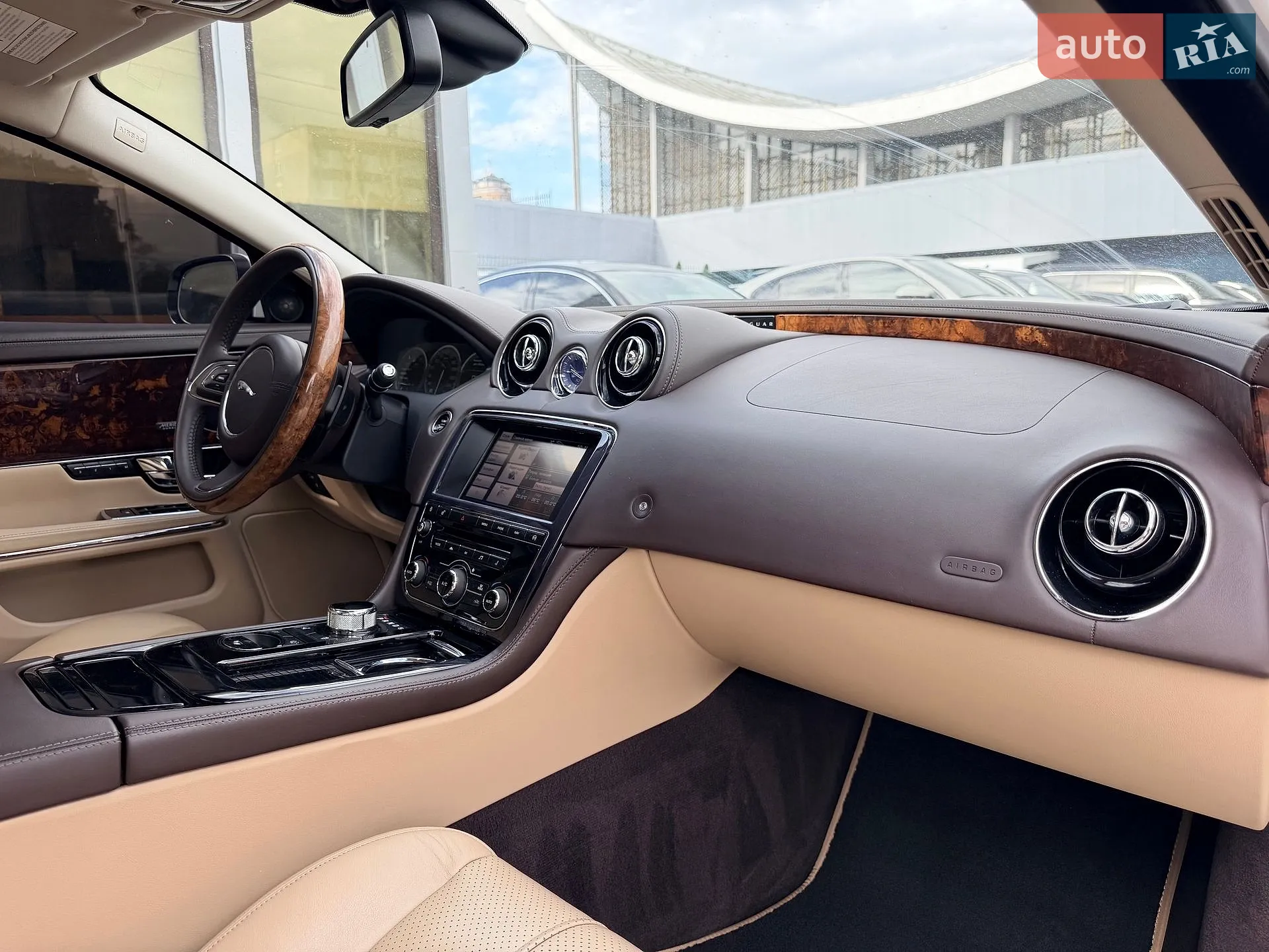 2013 Jaguar XJ - мініатюра 12
