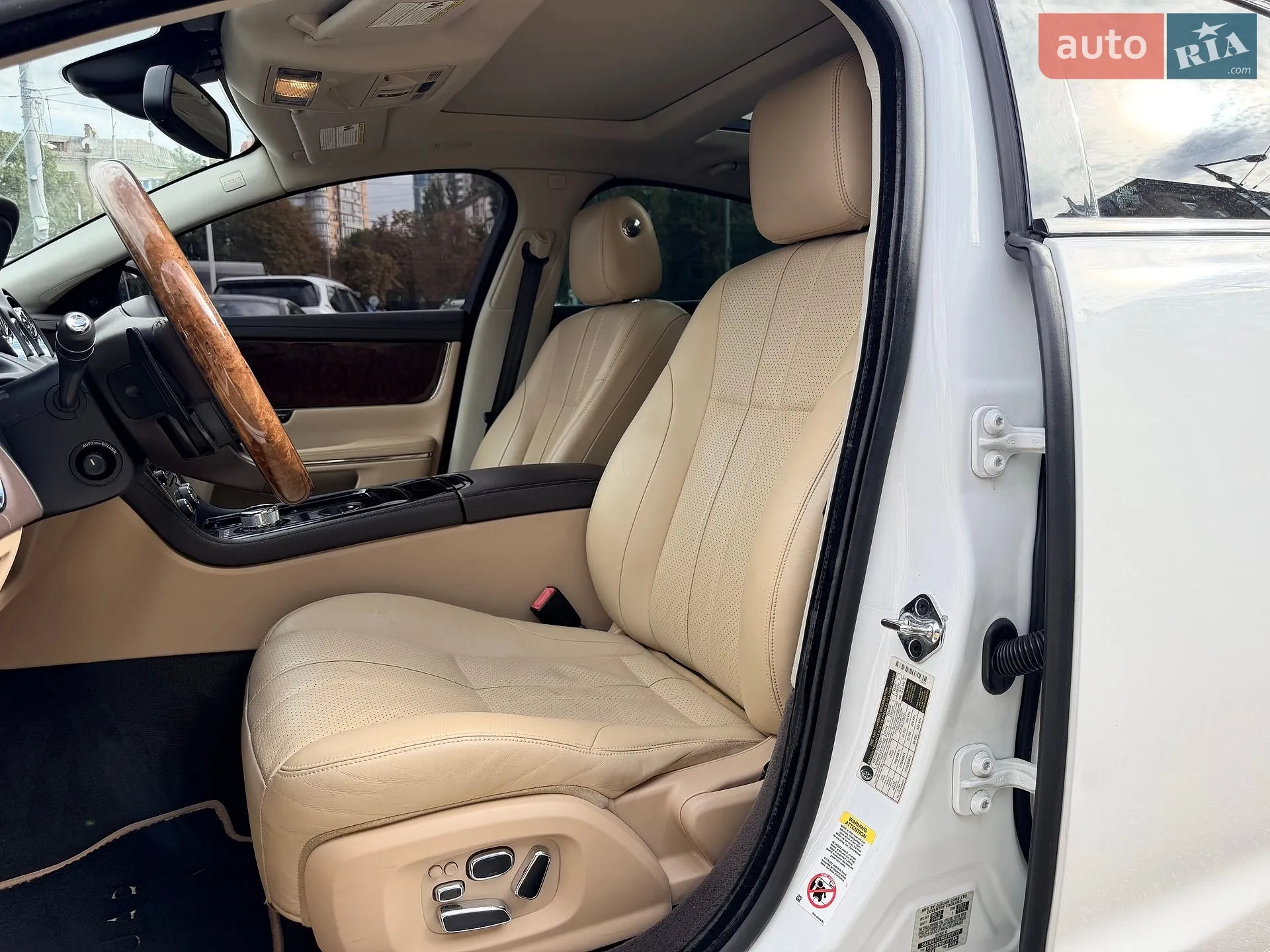 2013 Jaguar XJ - мініатюра 25