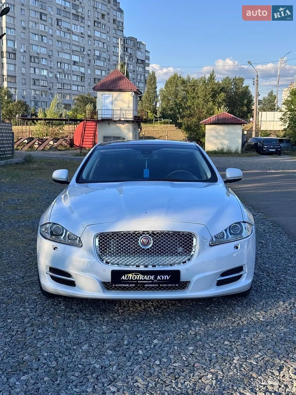 2015 Jaguar XJ - мініатюра 2