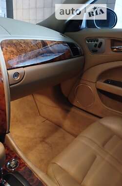 Кабриолет Jaguar XK 2006 в 
