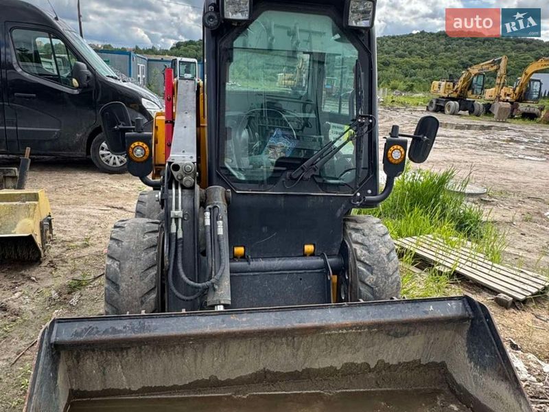 JCB 155 2019