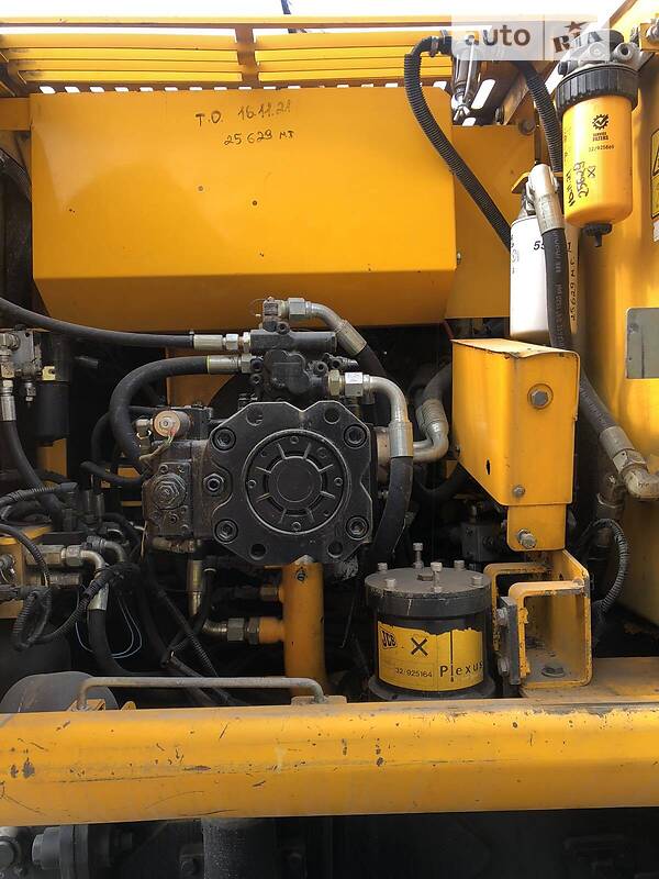 Екскаватор навантажувач JCB 175 2006 в Калуші