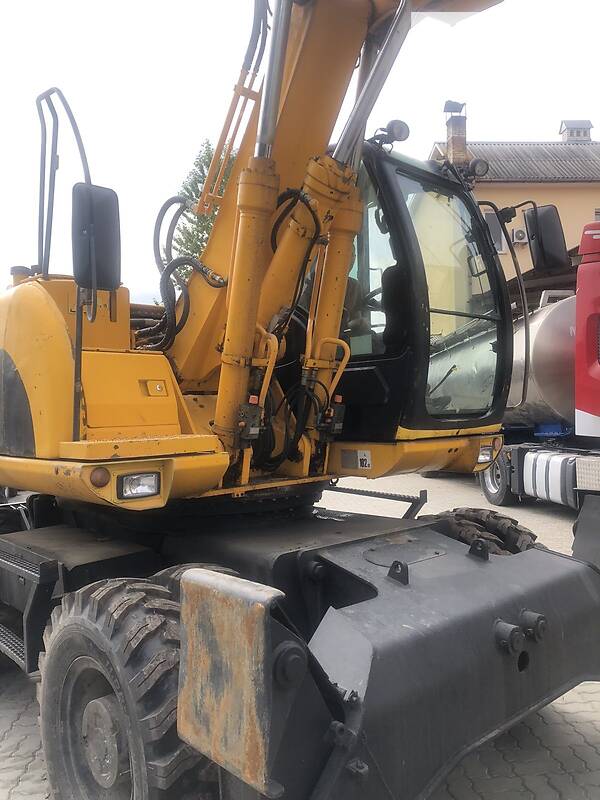 Екскаватор навантажувач JCB 175 2006 в Калуші