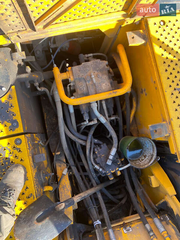 Гусеничный экскаватор JCB 220 2006 в Харькове