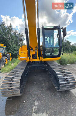 Екскаватор навантажувач JCB 220 2021 в 