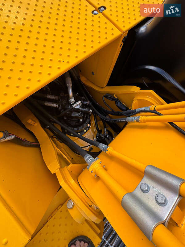 Экскаватор погрузчик JCB 220 2021 в Киеве