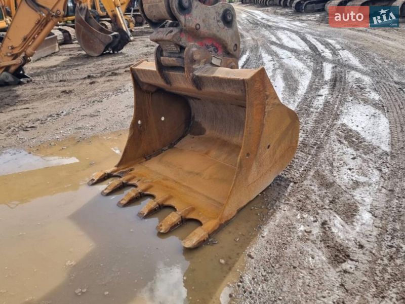 Гусеничный экскаватор JCB 220 2015 в Одессе