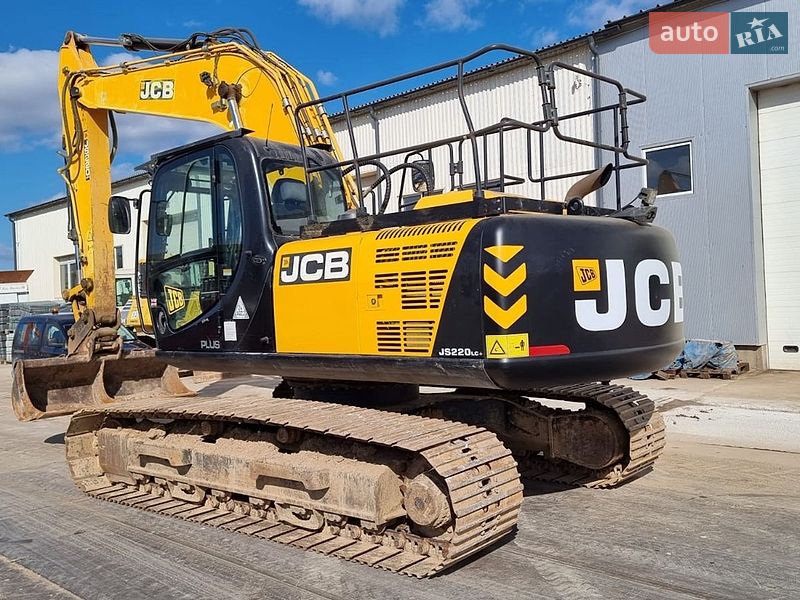 JCB 220 2018