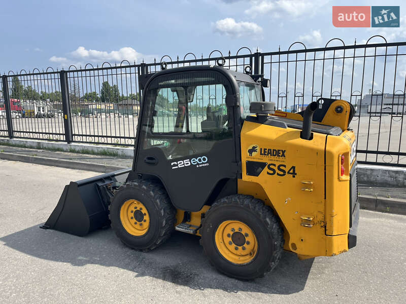 Минипогрузчик JCB 225 2015 в Киеве
