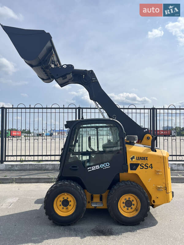 Минипогрузчик JCB 225 2015 в Киеве