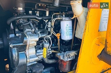 Экскаватор погрузчик JCB 2CX 2004 в Луцке