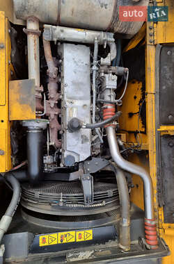 Гусеничный экскаватор JCB 330 2010 в 