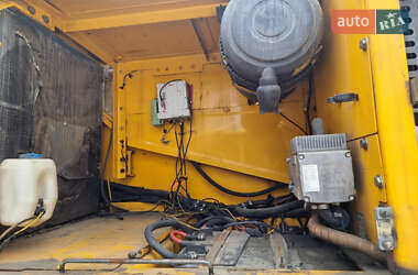 Гусеничный экскаватор JCB 330 2010 в 