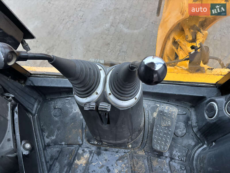 Экскаватор погрузчик JCB 3CX Sitemaster 2005 в Львове