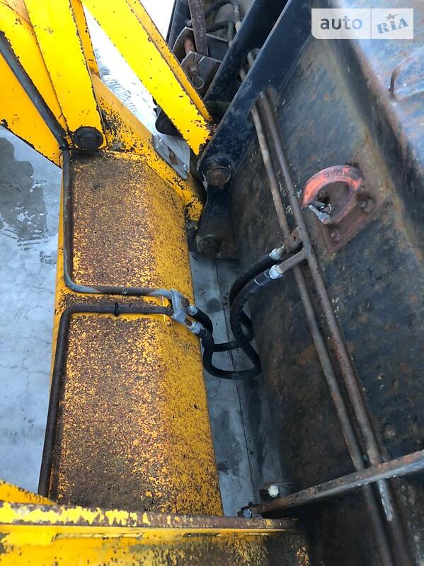 Екскаватор навантажувач JCB 3CX 2000 в Горохові