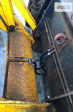 Экскаватор погрузчик JCB 3CX 2000 в 