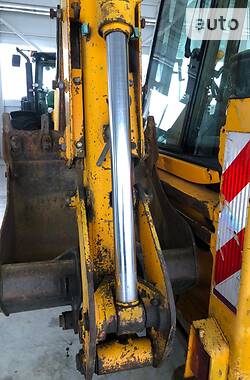 Экскаватор погрузчик JCB 3CX 2000 в 