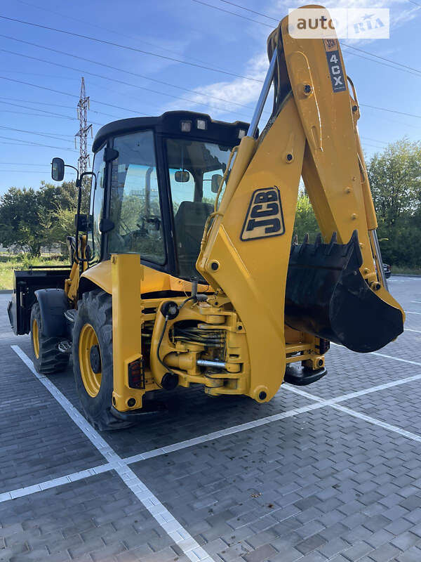 Екскаватор навантажувач JCB 3CX 2004 в Дніпрі