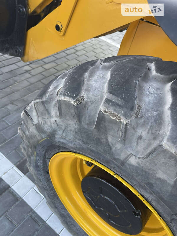 Екскаватор навантажувач JCB 3CX 2004 в Дніпрі