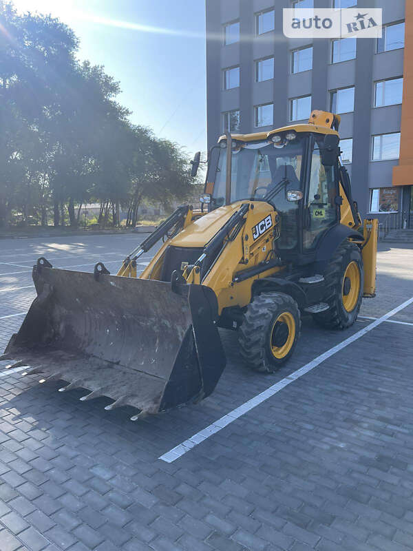 Екскаватор навантажувач JCB 3CX 2018 в Дніпрі