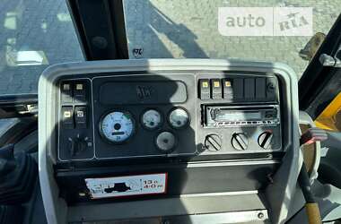 Экскаватор погрузчик JCB 3CX 2000 в 